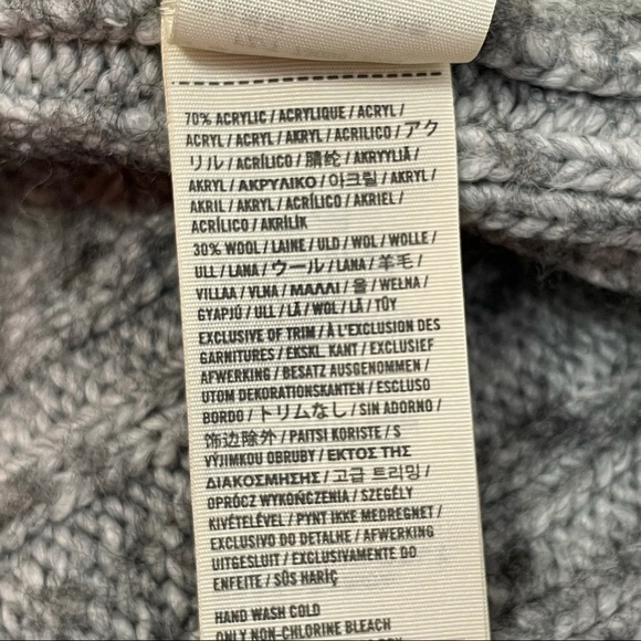 HOLLISTER •Marled Gray Wool blend Fitted Cable Knit Button Up Sweater Sz S-M - Picture 6 of 7